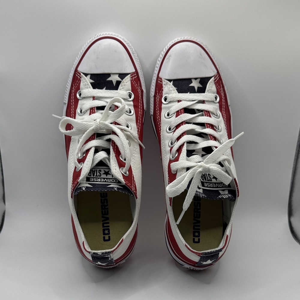 Converse women’s Red, White & Blue Low Top Sneakers with Star Print 7.5